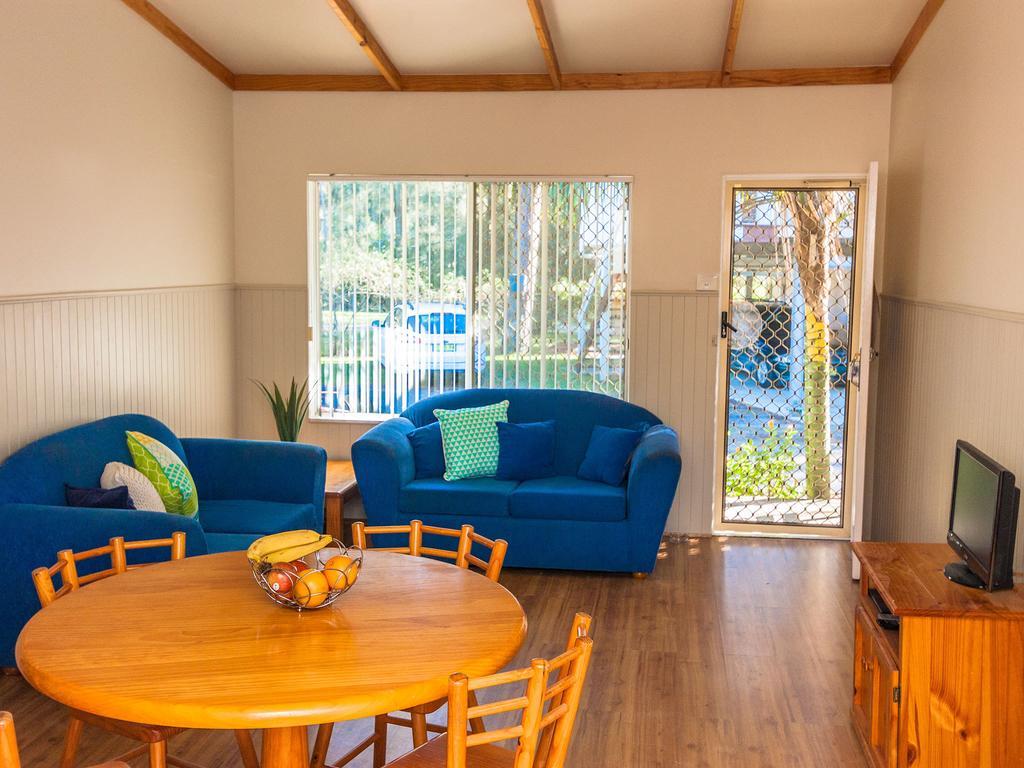 Caseys Beach Holiday Park Sunshine Bay Zimmer foto