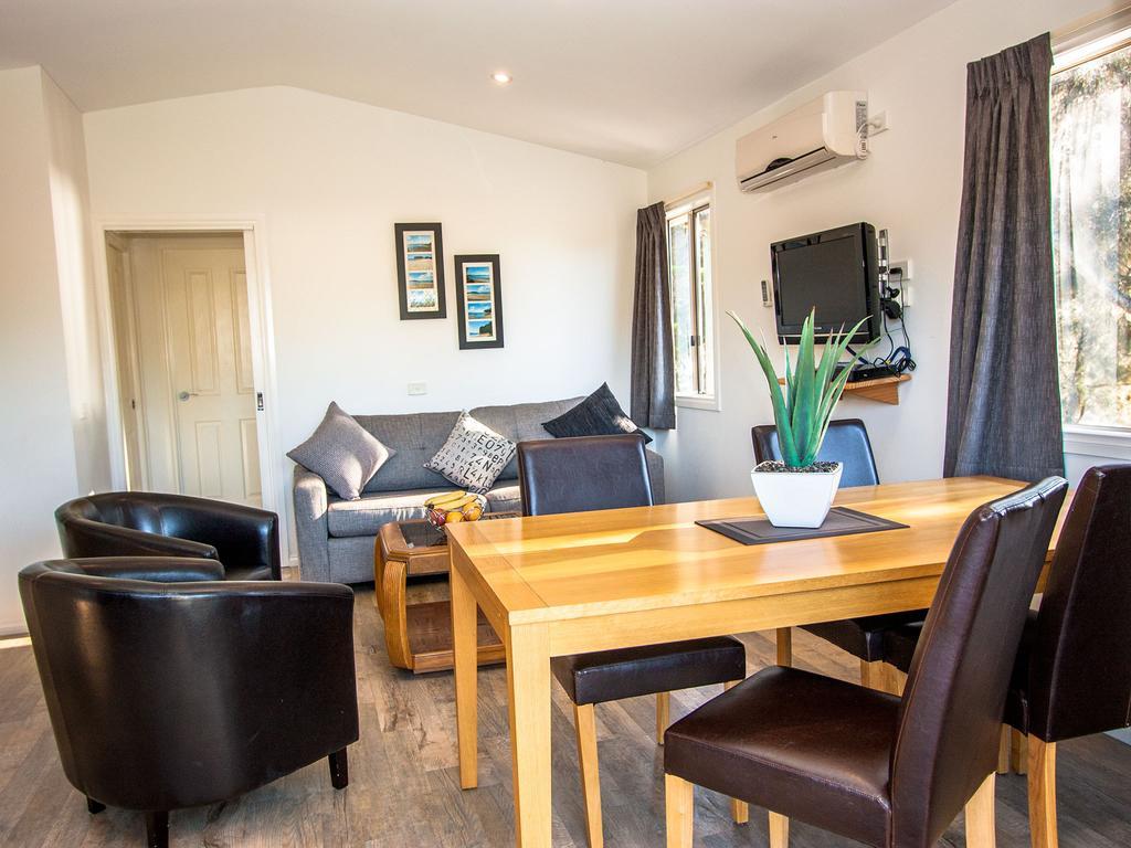 Caseys Beach Holiday Park Sunshine Bay Zimmer foto