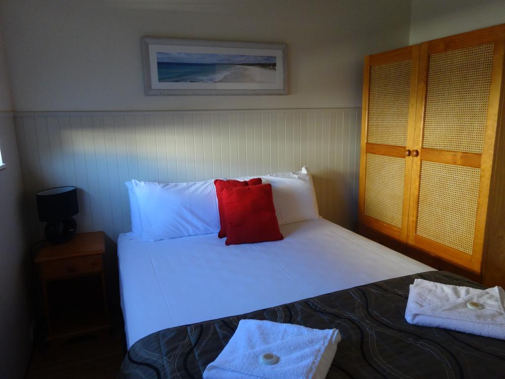 Caseys Beach Holiday Park Sunshine Bay Exterior foto