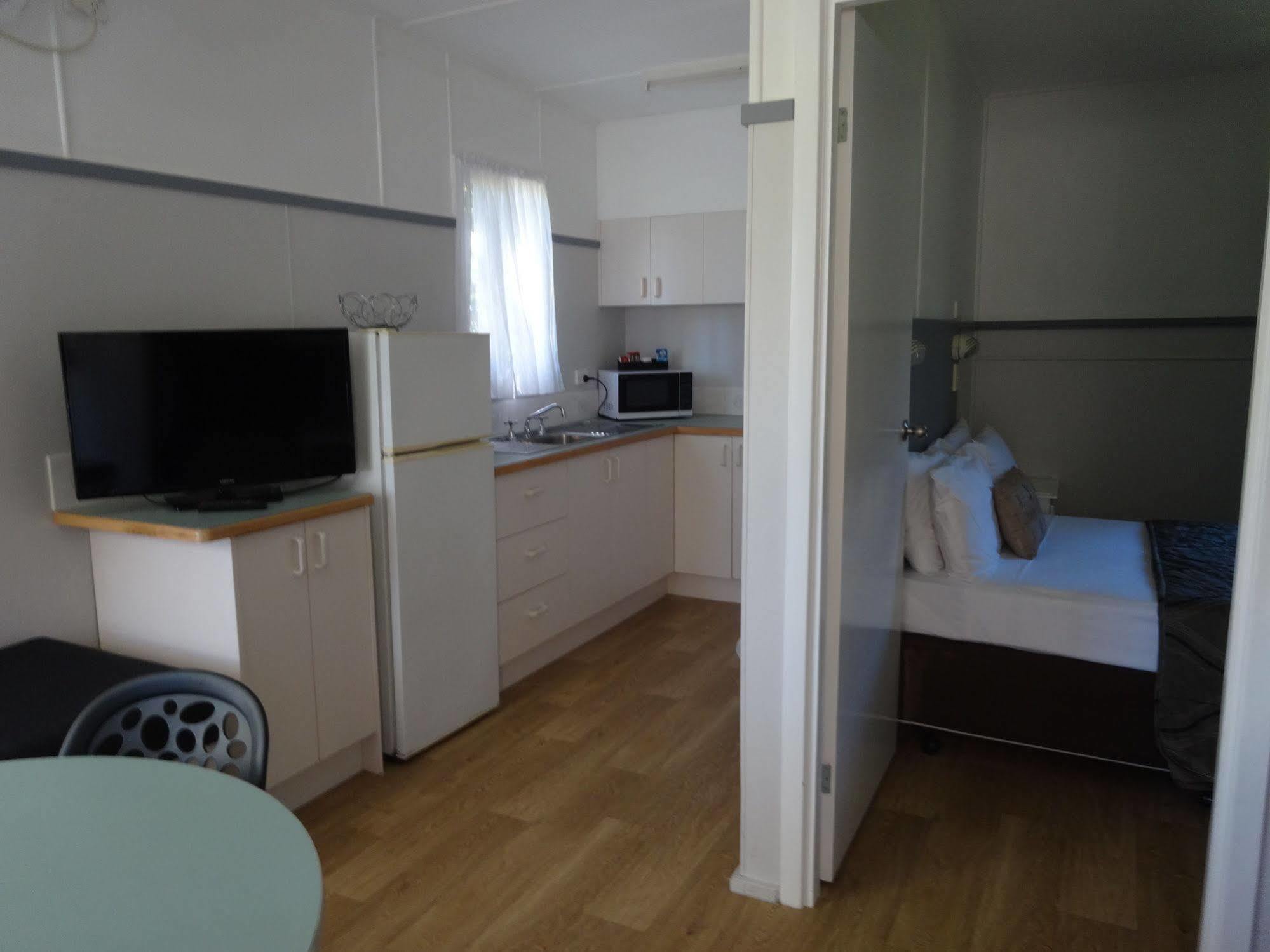 Caseys Beach Holiday Park Sunshine Bay Exterior foto